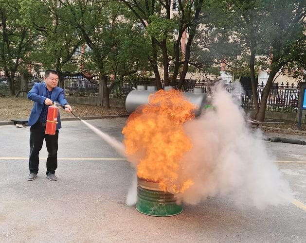 On‑site fire‑safety demonstration for Qianyi production staff