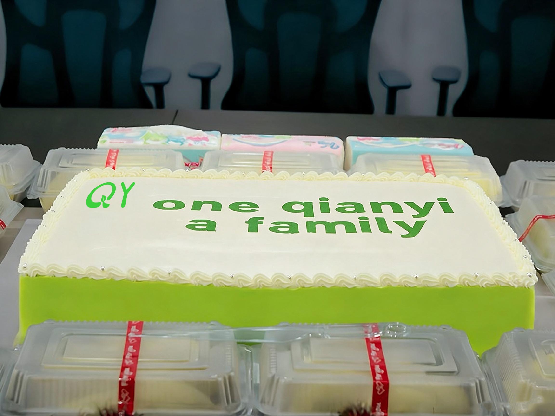 Custom reunion cake One Qianyi One Big Family